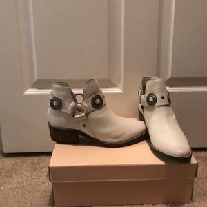 Chinese Laundry Booties - NWT